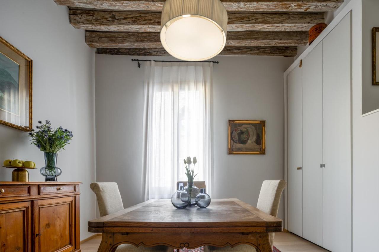 Miracoli Apartment With View On The Canal R&R Venetië Buitenkant foto