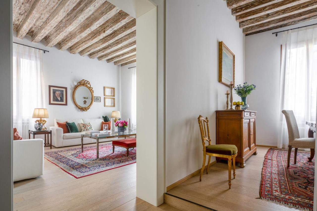 Miracoli Apartment With View On The Canal R&R Venetië Buitenkant foto