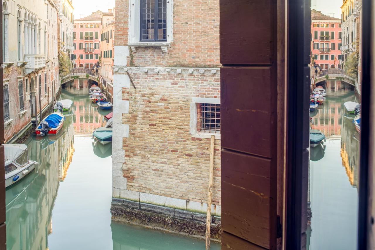 Miracoli Apartment With View On The Canal R&R Venetië Buitenkant foto